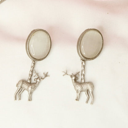 SILVER LOOK ALIKE DEER HASLI-GREY