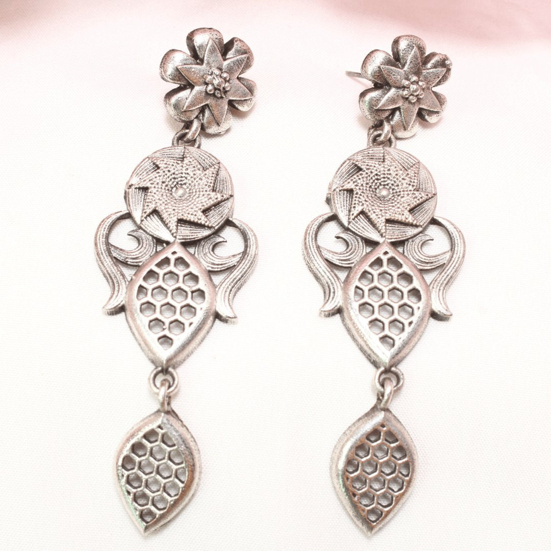 SILVER LOOK ALIKE NECKLACE SET