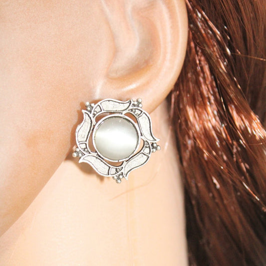 SILVER LOOK ALIKE ROUND STONE STUD - GREY