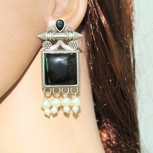 SNEHA SQUARE STONE EARRING - BLACK