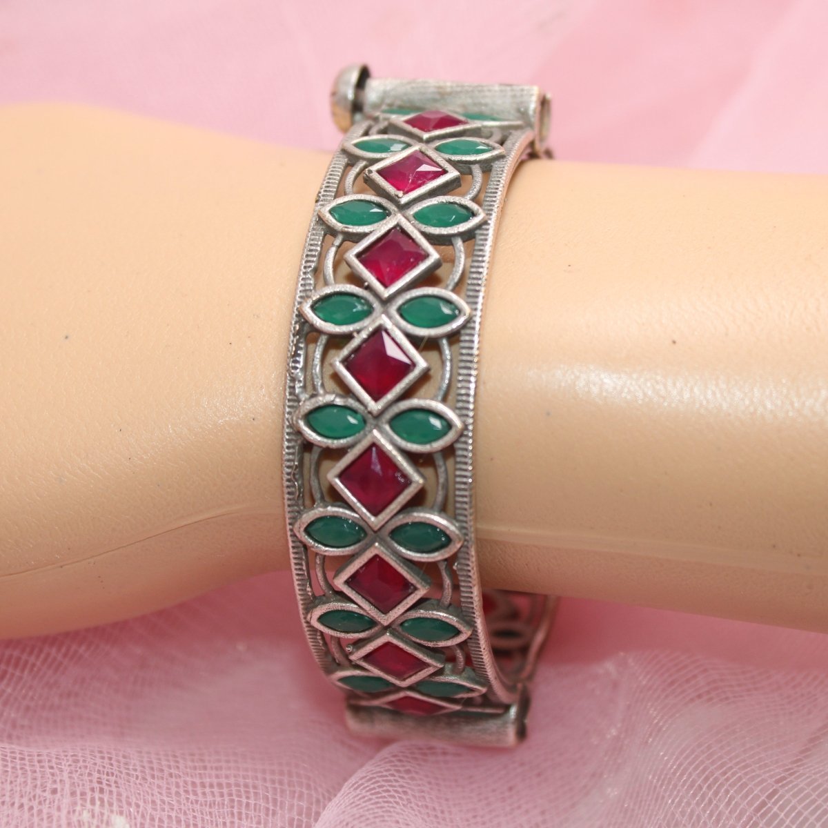 STONE CUTWORK KADA-MAROON & GREEN