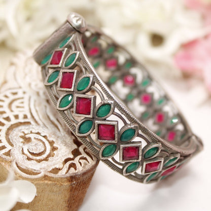 STONE CUTWORK KADA - MAROON & GREEN