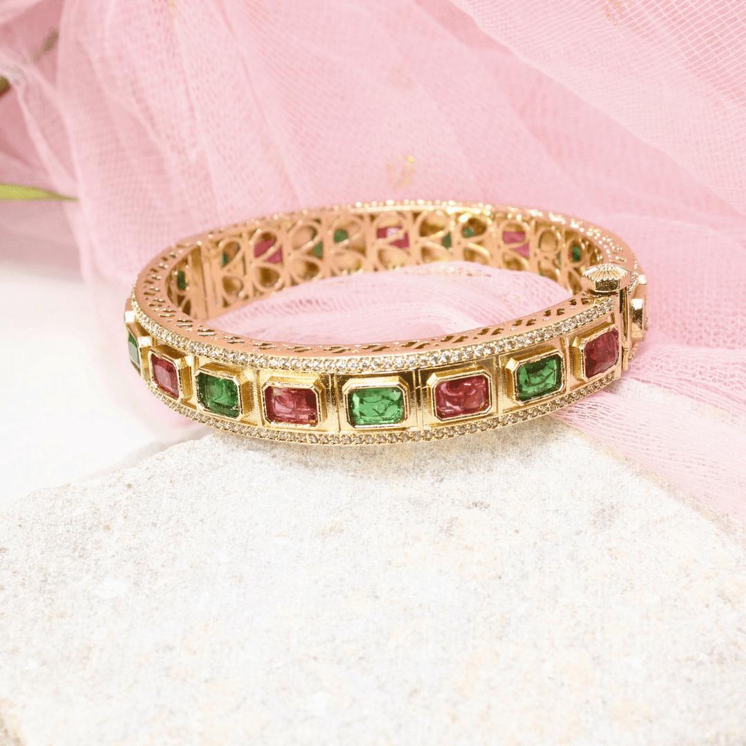 SUHANA MOISSANITE KADA - RED & GREEN
