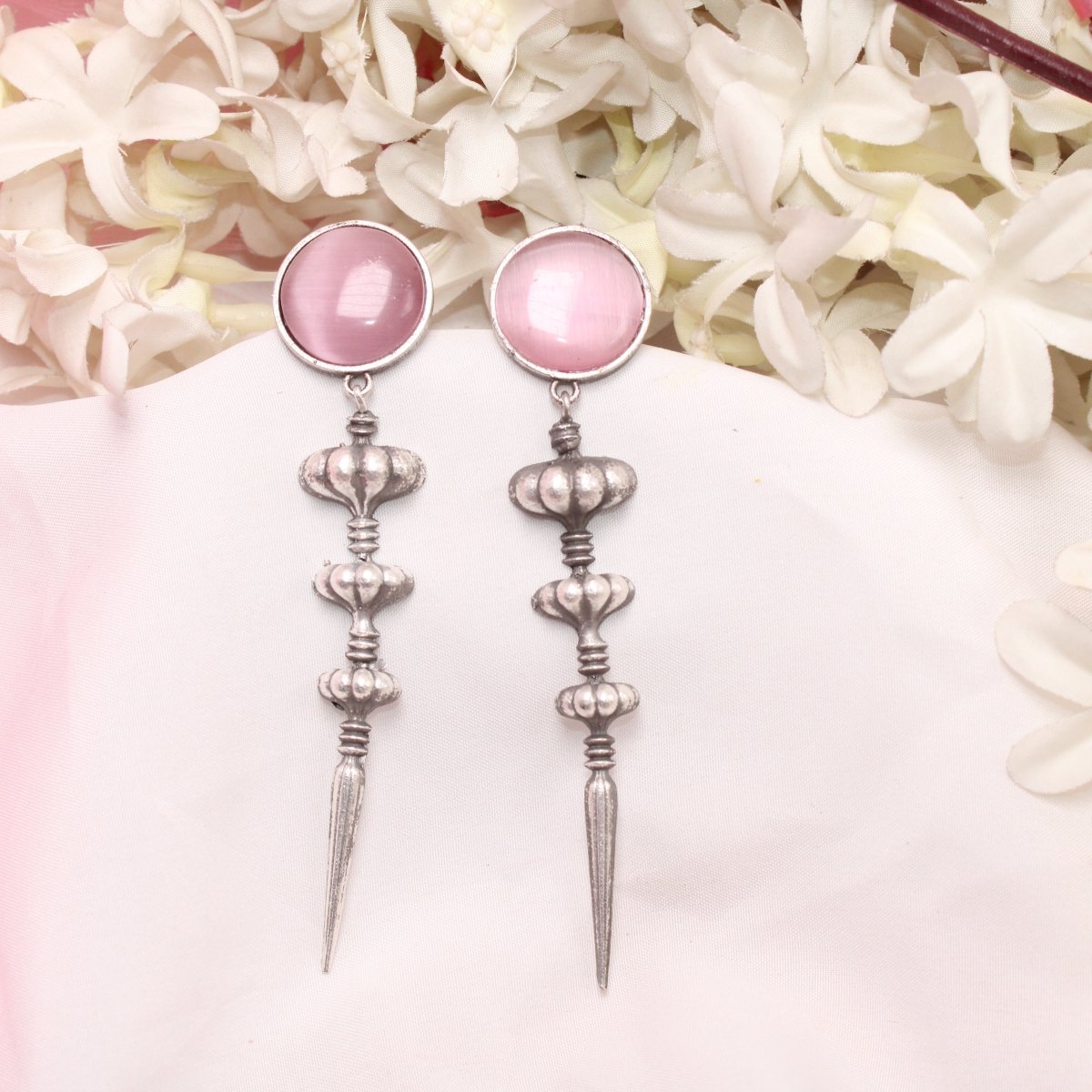 SUI DHAGA LOOK MONALISA STONE EARRING - PINK
