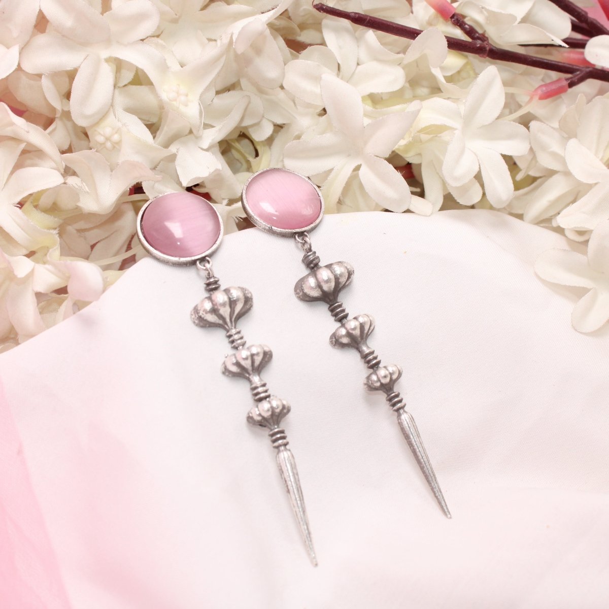 SUI DHAGA LOOK MONALISA STONE EARRING-PINK