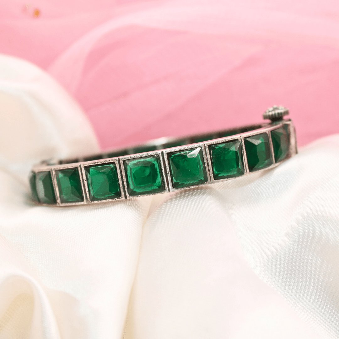 VINTAGE LOOK NAGINA KADA-green( Set of 2 bangles)