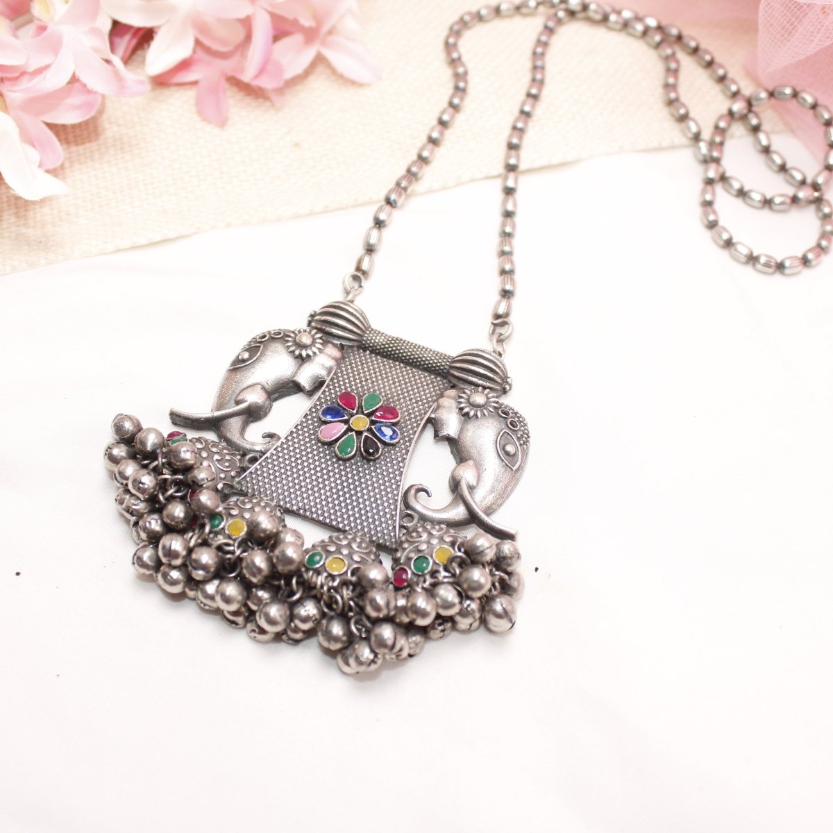 VINTAGE LOOK SILVER REPLICA EKDANTAYA PENDANT - MULTICOLOUR