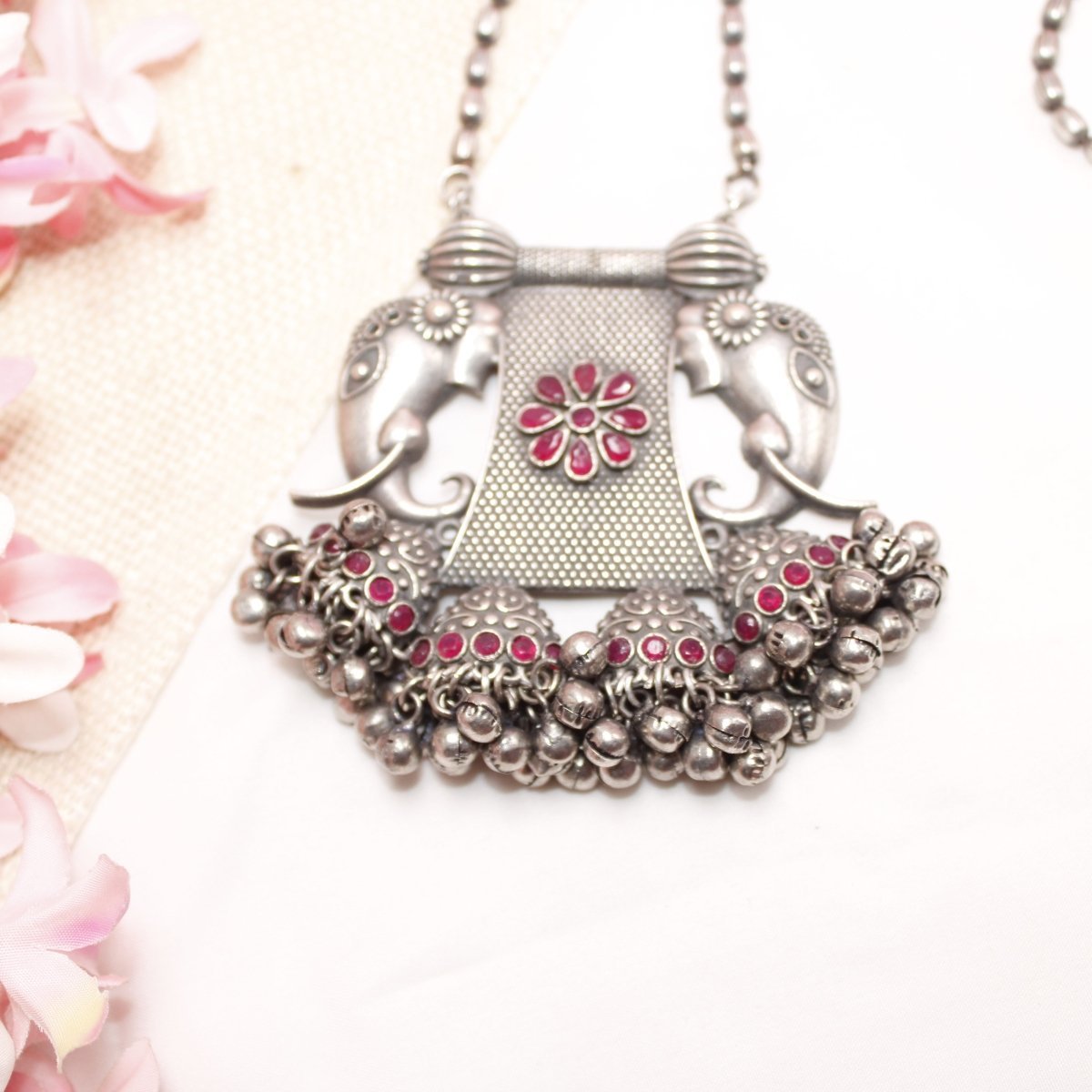 VINTAGE LOOK SILVER REPLICA EKDANTAYA PENDANT-RED