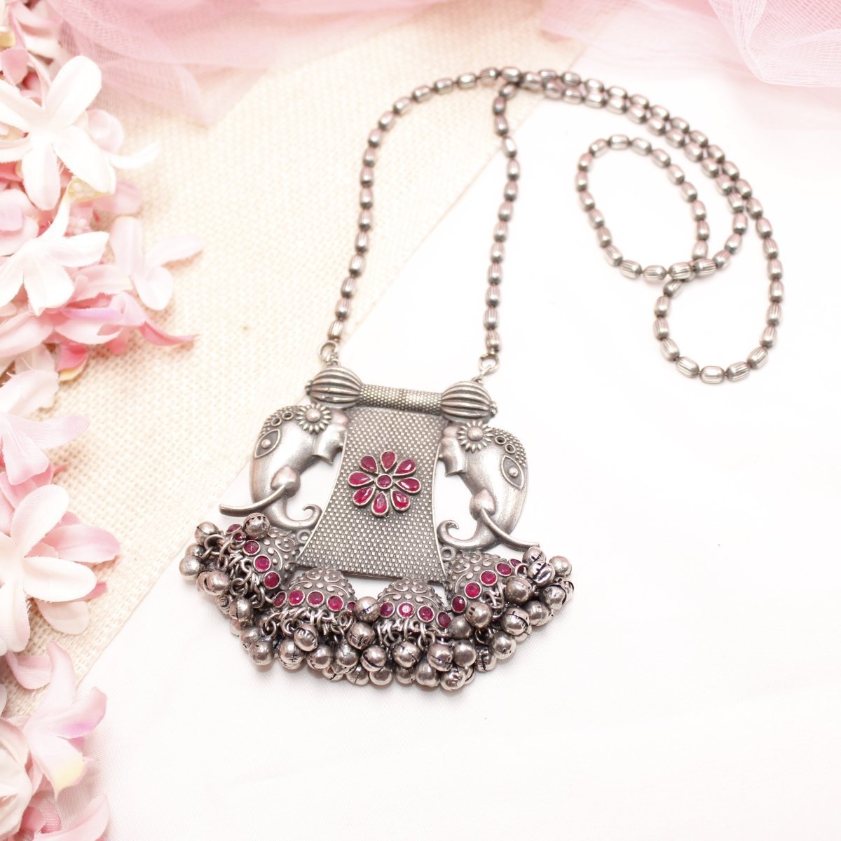 VINTAGE LOOK SILVER REPLICA EKDANTAYA PENDANT-RED