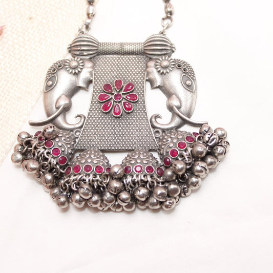 VINTAGE LOOK SILVER REPLICA EKDANTAYA PENDANT - RED