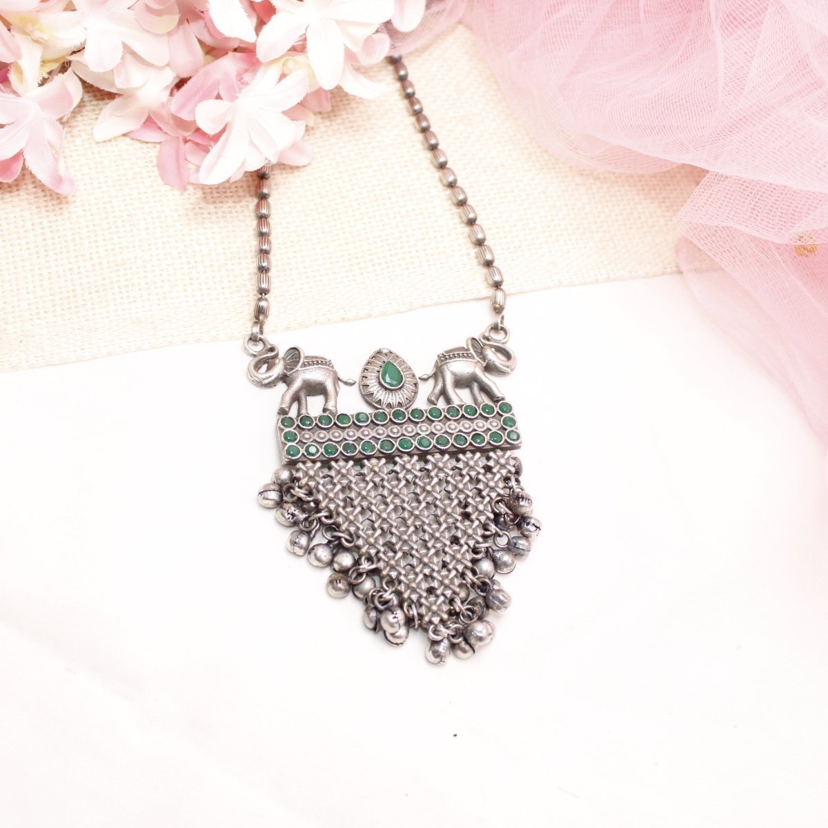 VINTAGE LOOK SILVER REPLICA ELEPHANT PAIR PENDANT-GREEN