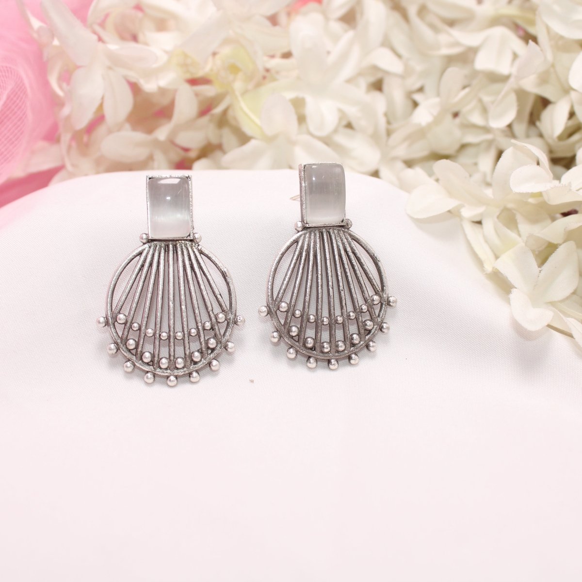 ZIVA MONALISA STONE EARRING - GREY