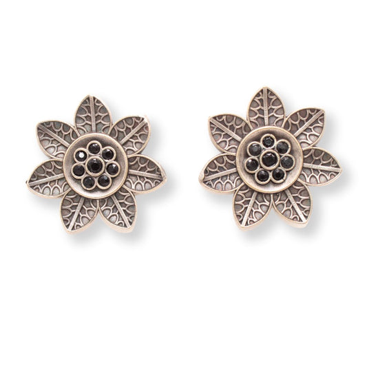 7 LEAVES FLOWER STUD - BLACK