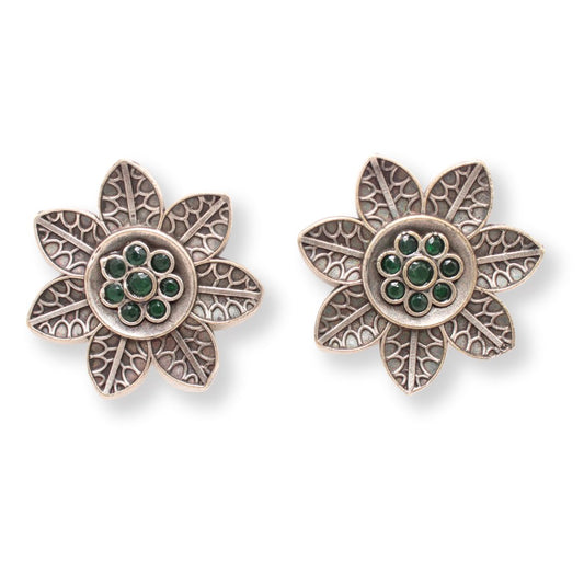7 LEAVES FLOWER STUD - GREEN