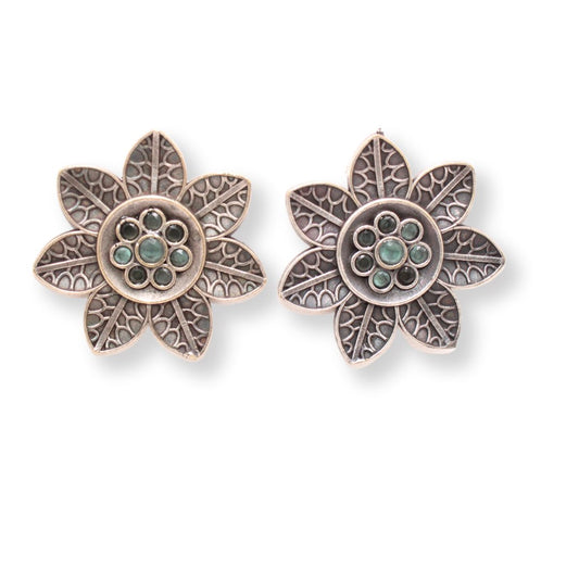 7 LEAVES FLOWER STUD - MINT