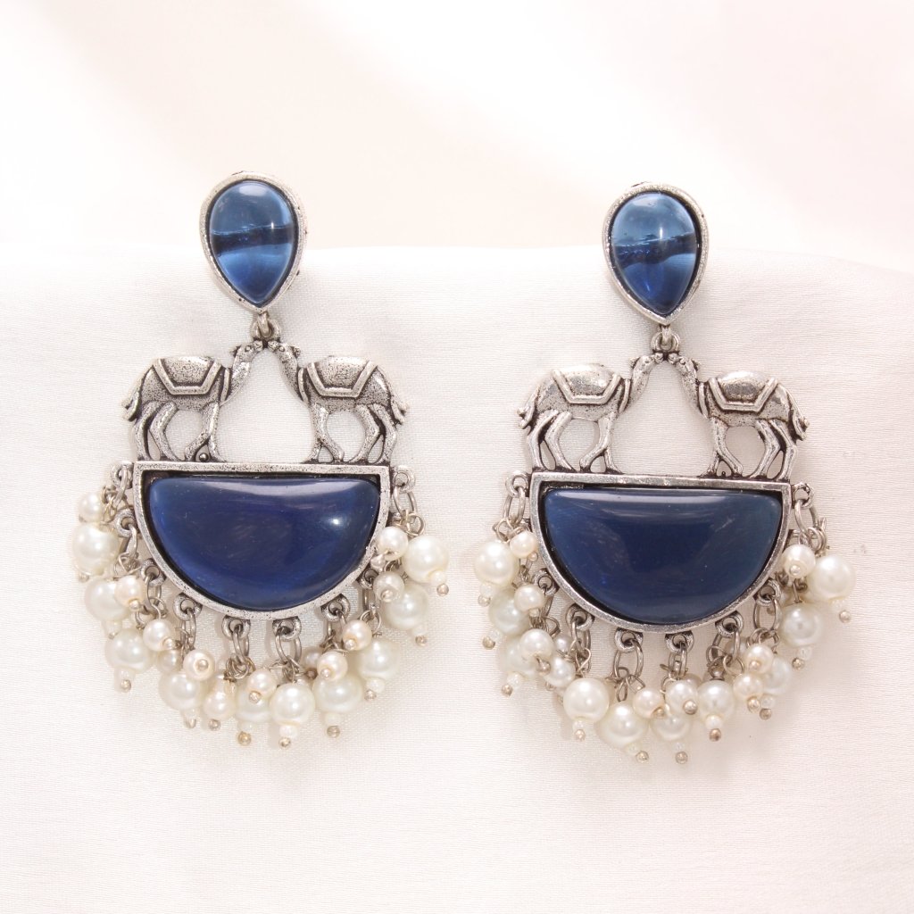 CAMEL PAIR DANGLER - BLUE